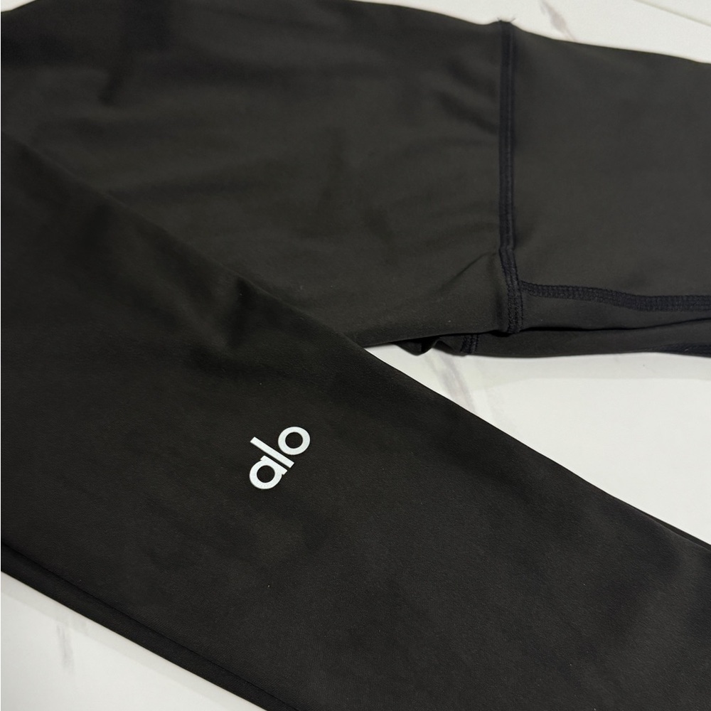 ALO Yoga Black High-Rise Performance Leggings - Picture 2 of 7